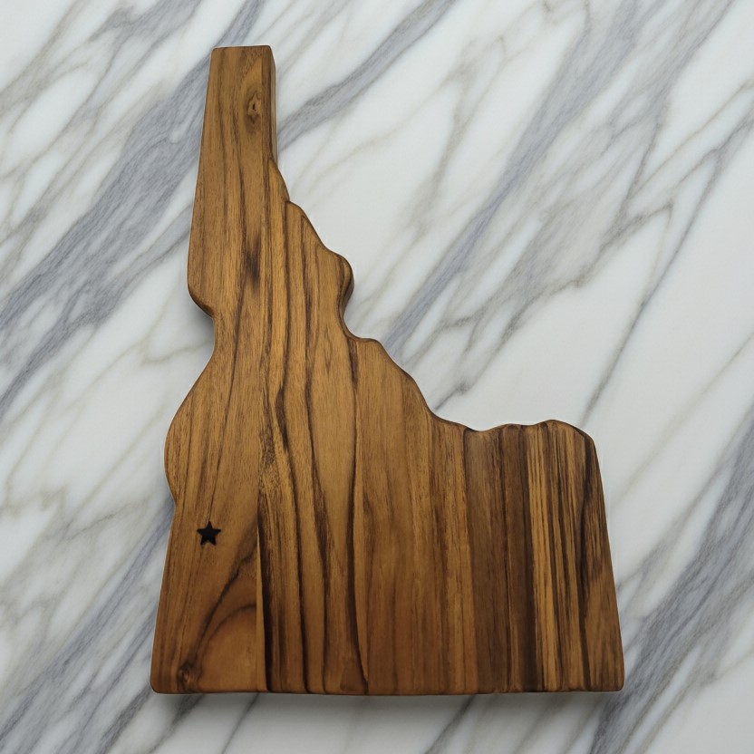 Idaho state-shaped Teak Charcuterie or Cutting Board, Serving Tray, personalized - Image 4