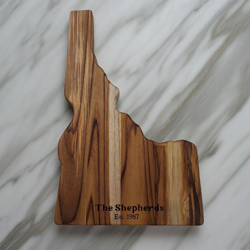 Idaho state-shaped Teak Charcuterie or Cutting Board, Serving Tray, personalized - Image 6