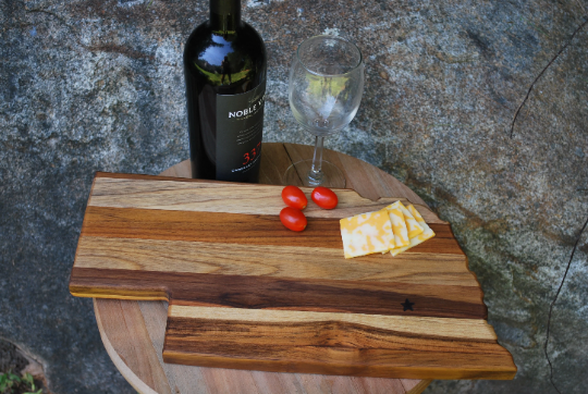 Nebraska state-shaped Teak Charcuterie or Cutting Board, Serving Tray, personalized - Image 2