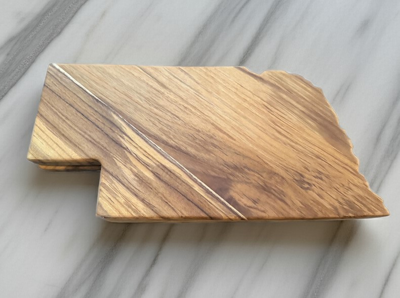 Nebraska state-shaped Teak Charcuterie or Cutting Board, Serving Tray, personalized - Image 3