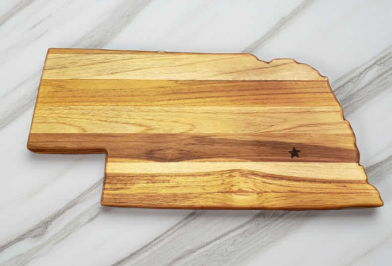 Nebraska state-shaped Teak Charcuterie or Cutting Board, Serving Tray, personalized - Image 4