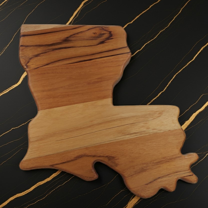 Louisiana state-shaped Teak Charcuterie or Cutting Board, Serving Tray, personalized - Image 4