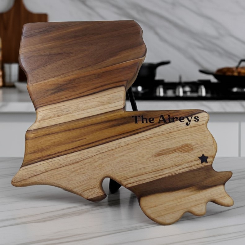 Louisiana state-shaped Teak Charcuterie or Cutting Board, Serving Tray, personalized - Image 7