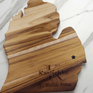 Michigan state-shaped Teak Charcuterie or Cutting Board, Serving Tray, personalized